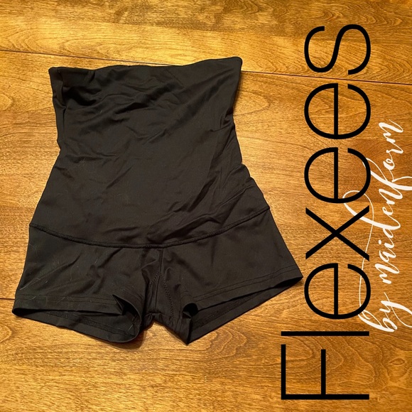 S Flexees by Maidenform - Picture 1 of 8